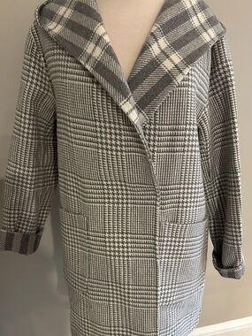 SPLENDID Reversible Plaid Hooded Wool-Blend Coat in Gray and Cream